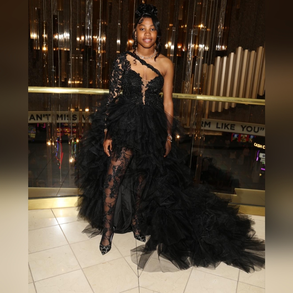 Oyemwen custom dress